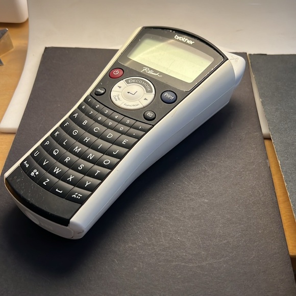 Brother P-Touch Portable Label Maker(PT-1090) - Picture 4 of 4